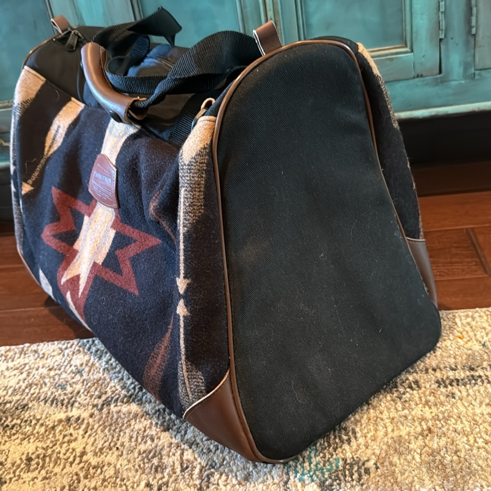 Pendleton Aztec Whool Duffle Bag - image 2